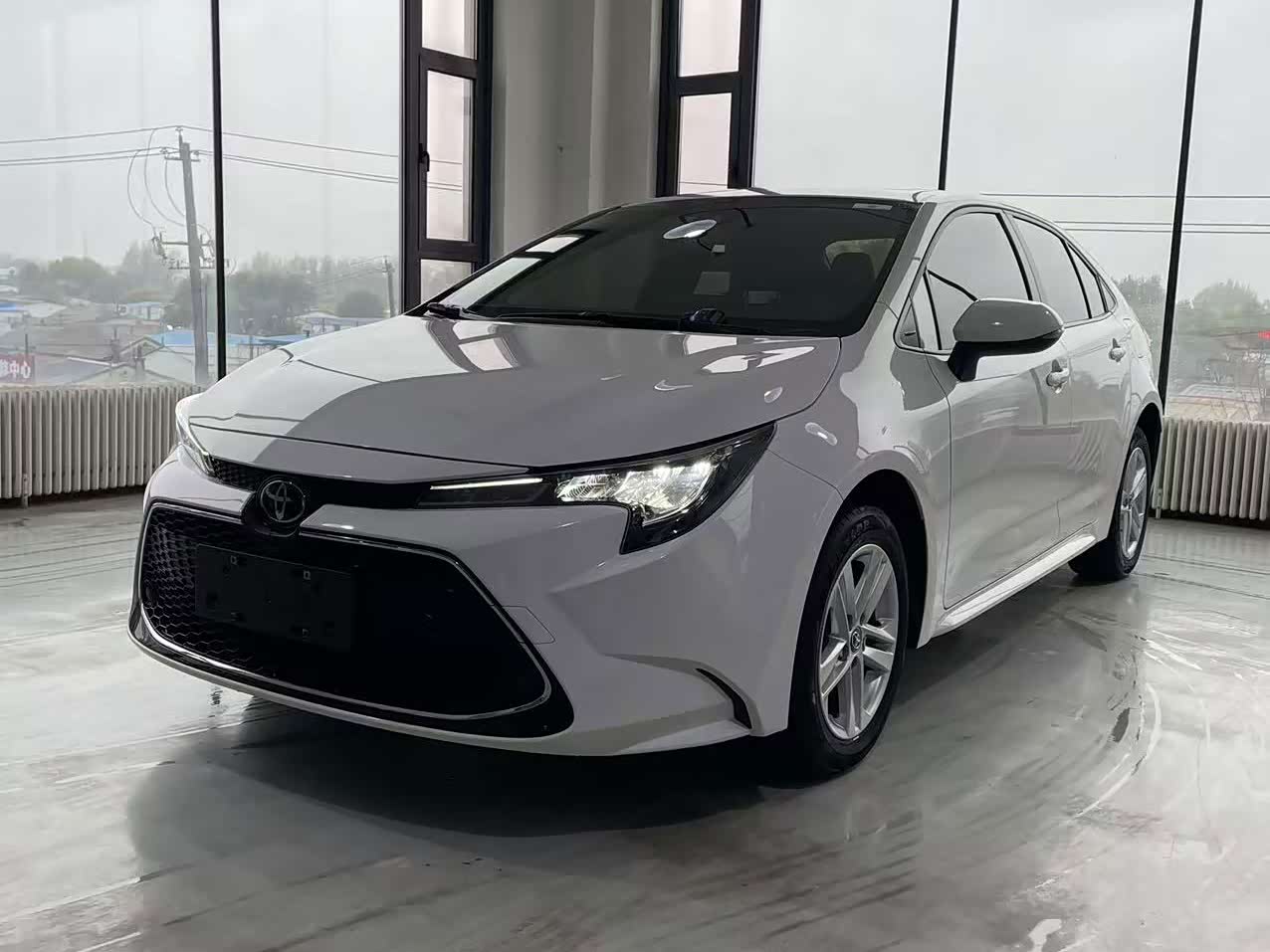 Toyota Levin 1.2 л 2023 г. Белый, пробег 12800 км