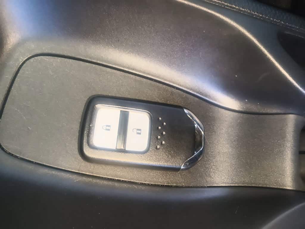 Honda Fit 1.5 л 2023 г. Белый, пробег 18600 км