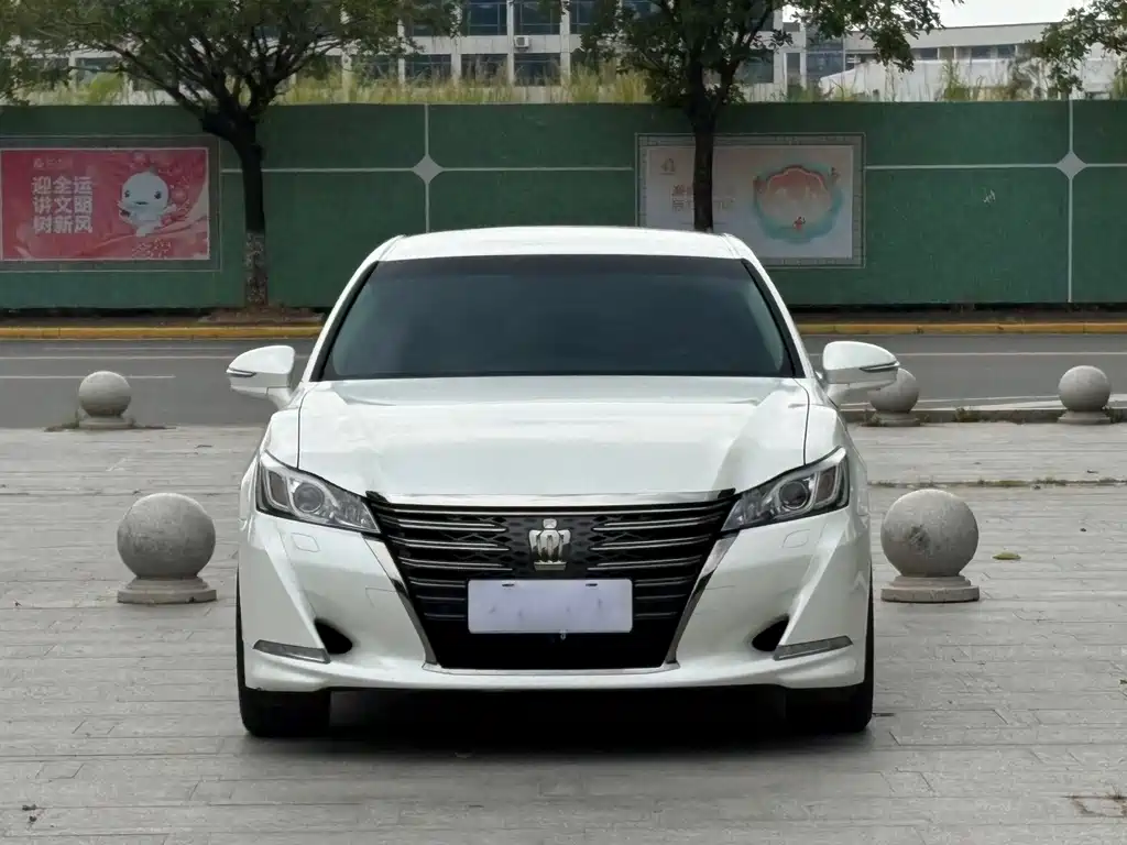 Toyota Crown — миниатюра 16