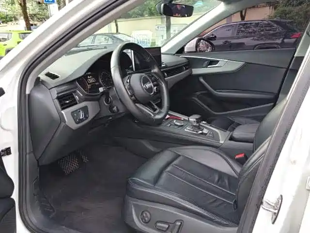 Audi A4L 2017 40 TFSI