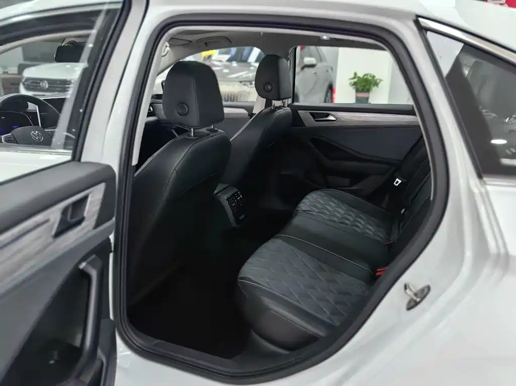 Volkswagen Sagitar — миниатюра 8