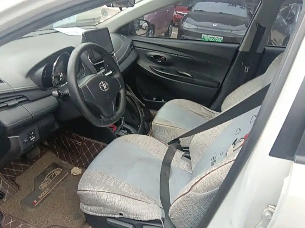 Toyota Yaris L — миниатюра 15