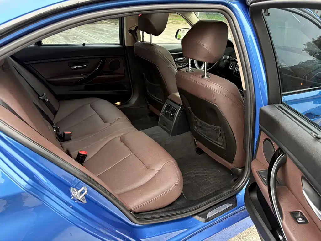 BMW 3 Series — миниатюра 8