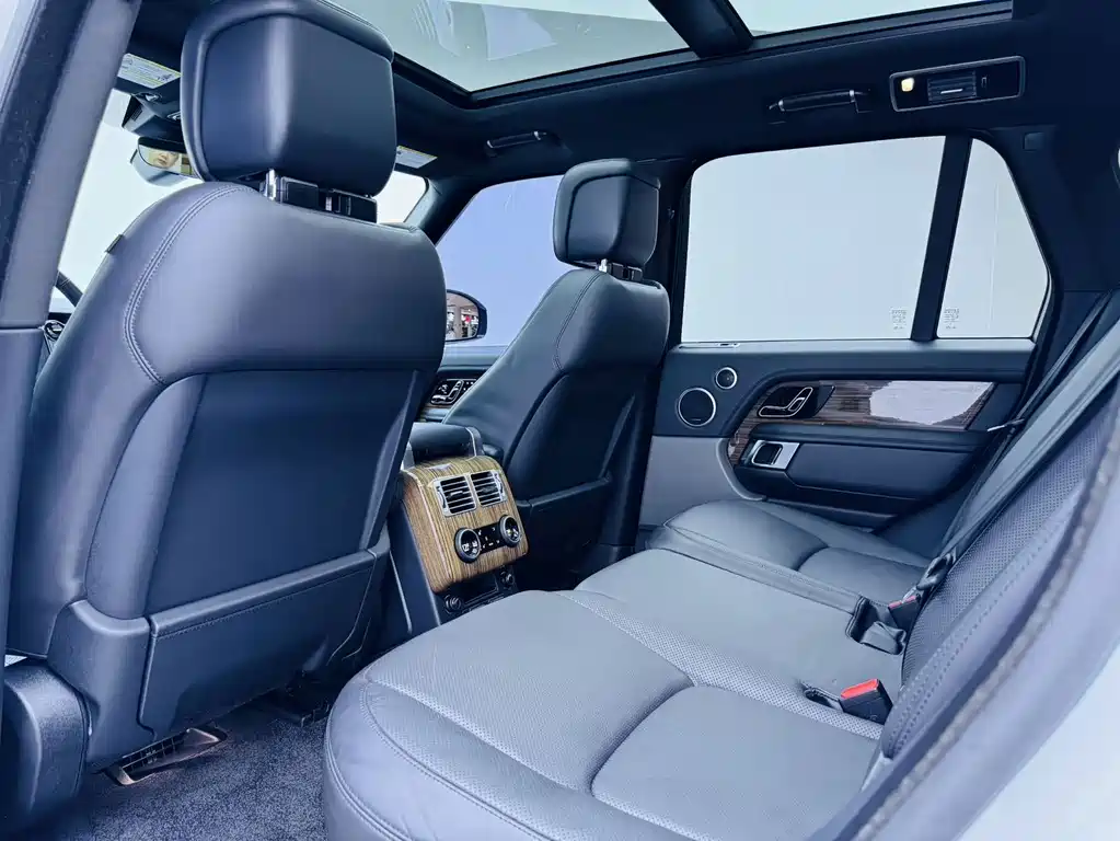 Land Rover Range Rover — миниатюра 8