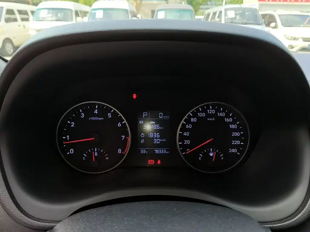 Hyundai Elantra — миниатюра 12