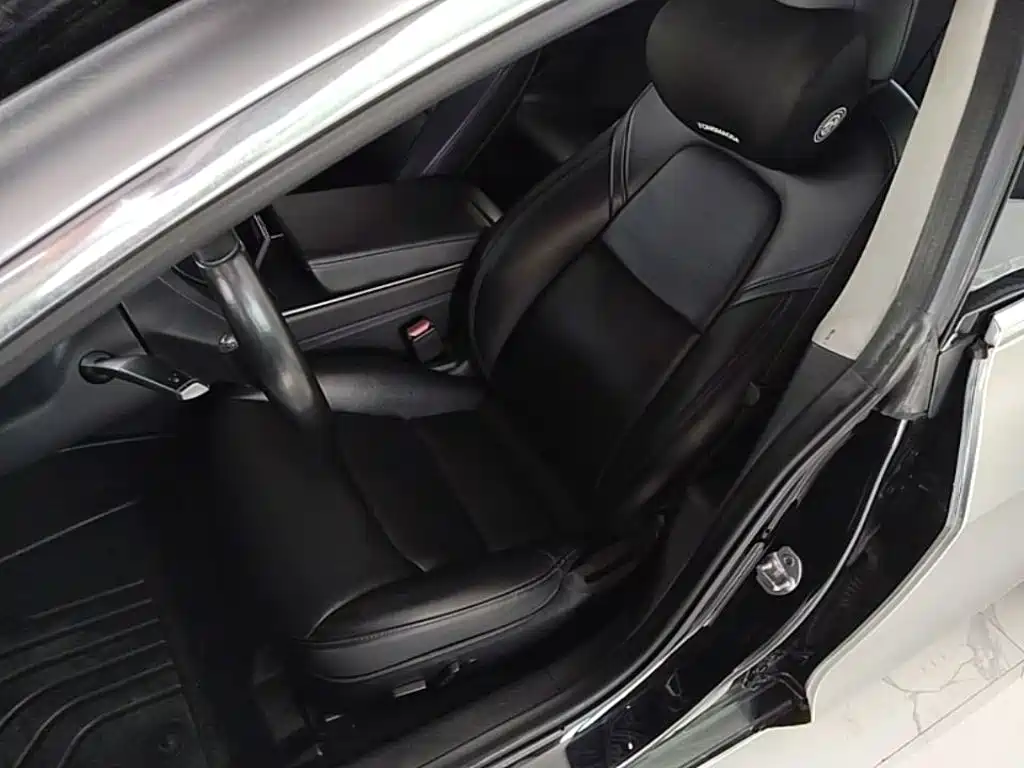 Tesla Model 3 — миниатюра 15