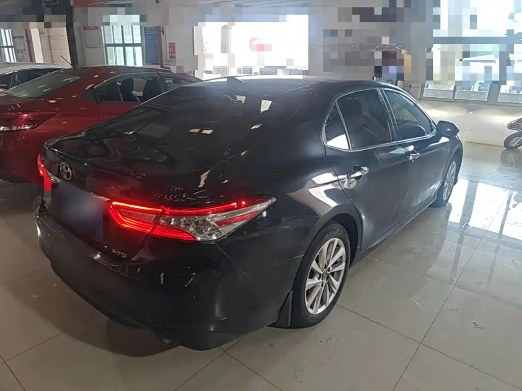 Toyota Camry — миниатюра 7