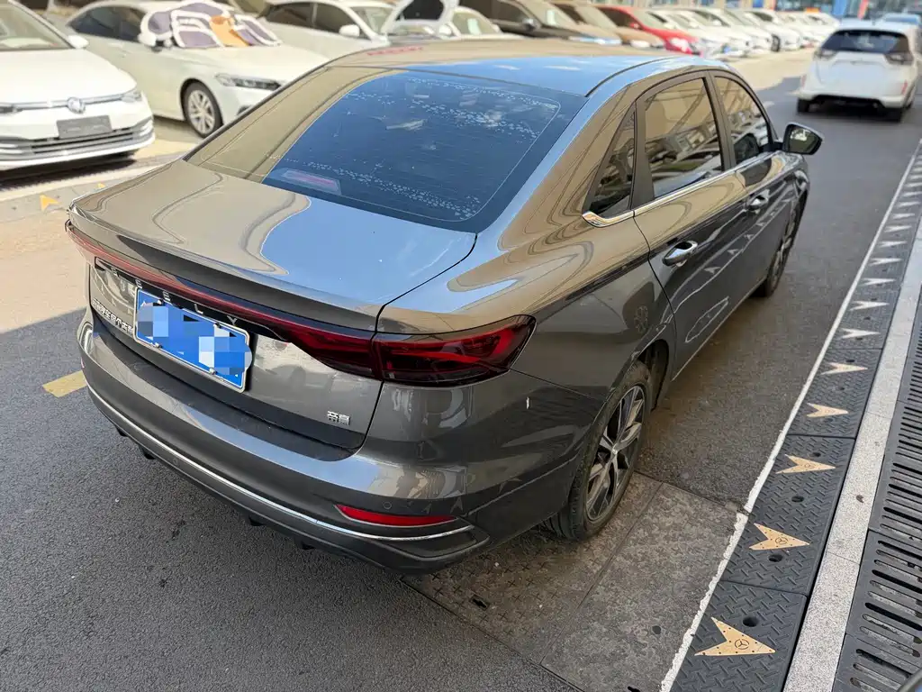 Geely Emgrand — миниатюра 13