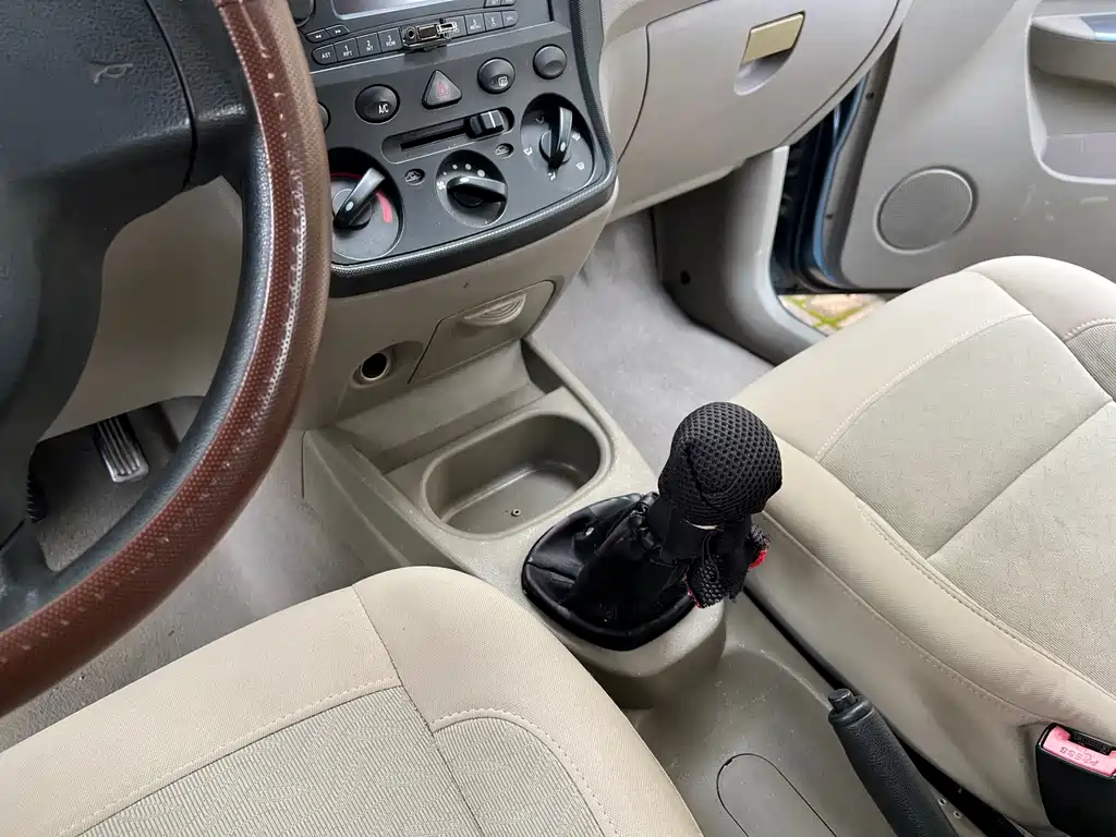 Wuling Hongguang — миниатюра 8