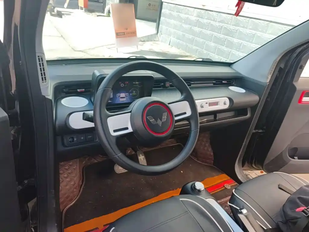 Wuling MINIEV — миниатюра 10