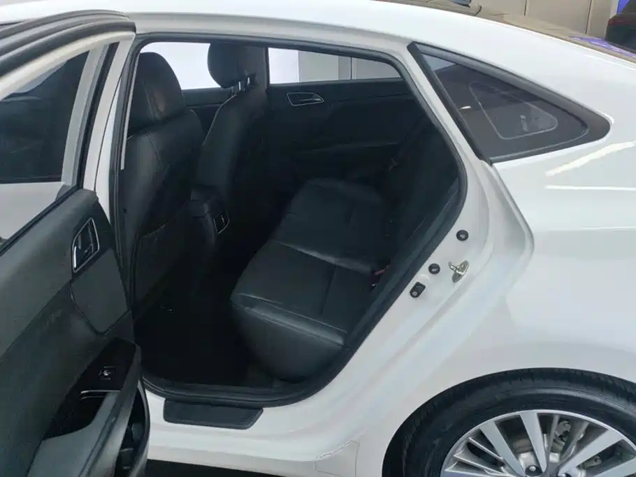 Hyundai Mistra — миниатюра 11
