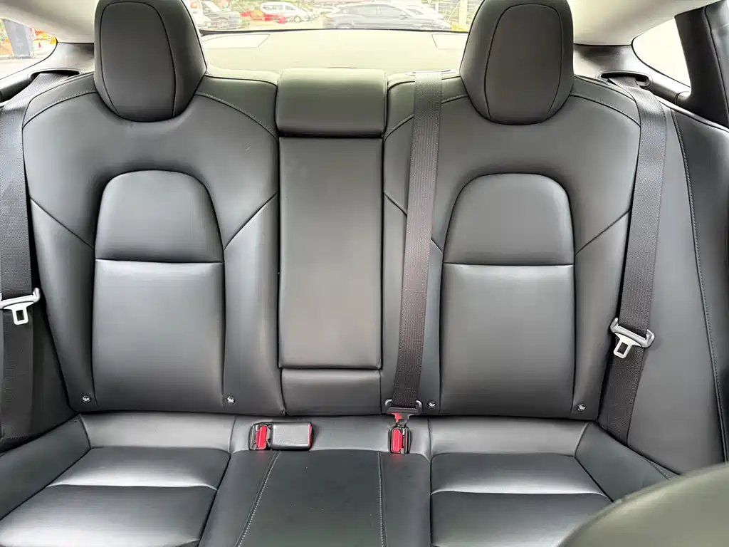 Tesla Model 3 — миниатюра 9