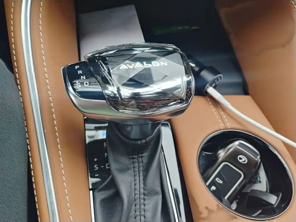 Toyota Avalon 2024 2.0L Luxury