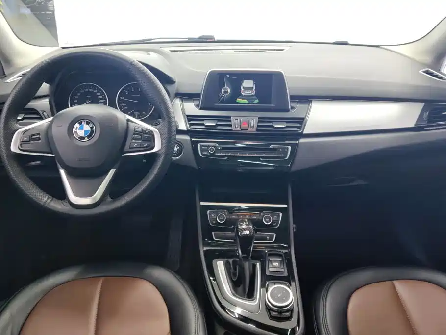 BMW 2 Series Active Tourer — миниатюра 12
