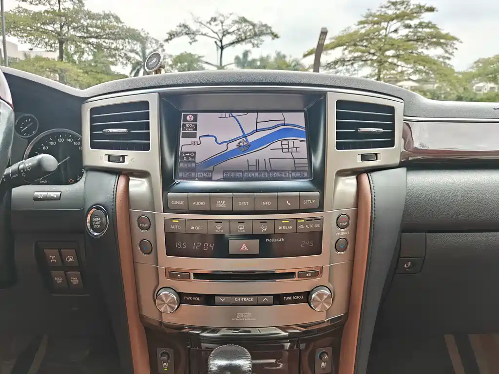 Lexus LX 570, фото 8
