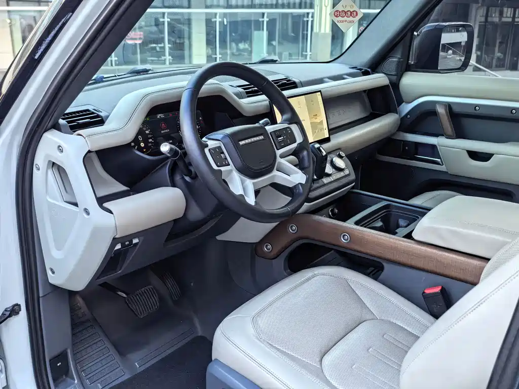 Land Rover Defender 90 2.0T P300 Tiger Power Mighty Heart Edition, фото 7