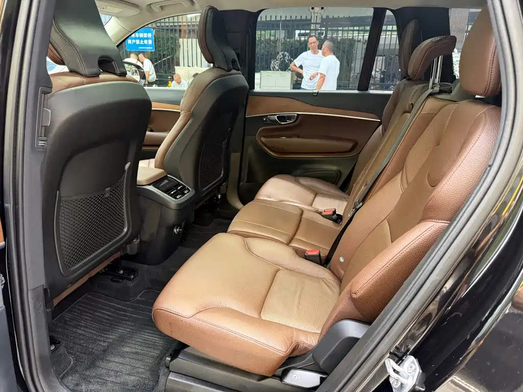 Volvo XC90 — миниатюра 7