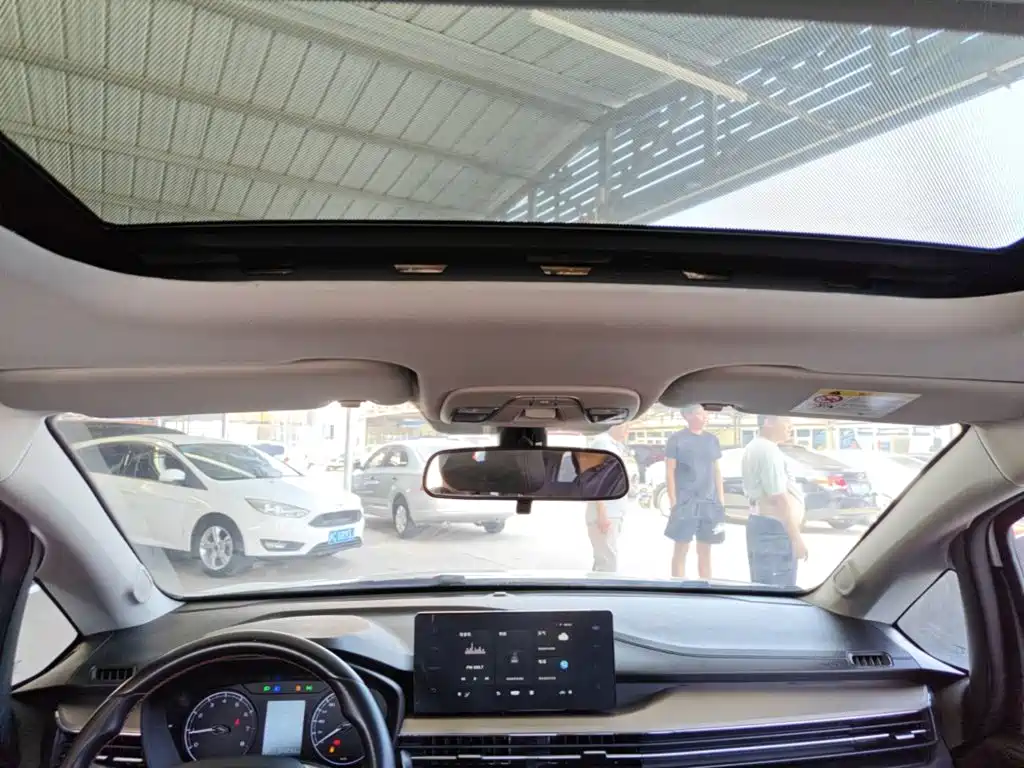 Geely Vision X3 — миниатюра 18