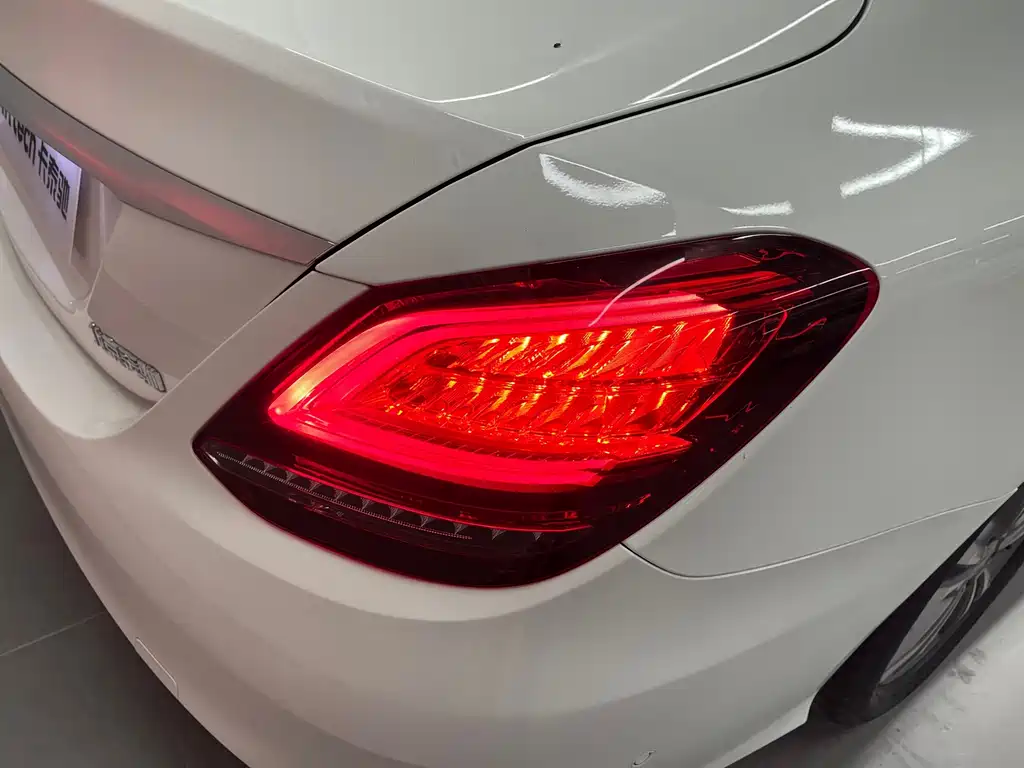 Mercedes-Benz C-Class — миниатюра 32
