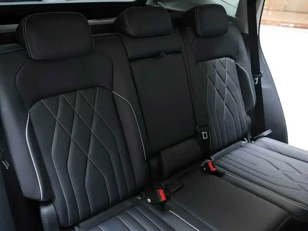 Audi A6L — миниатюра 10