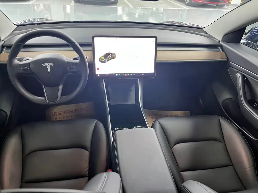Tesla Model 3 — миниатюра 10