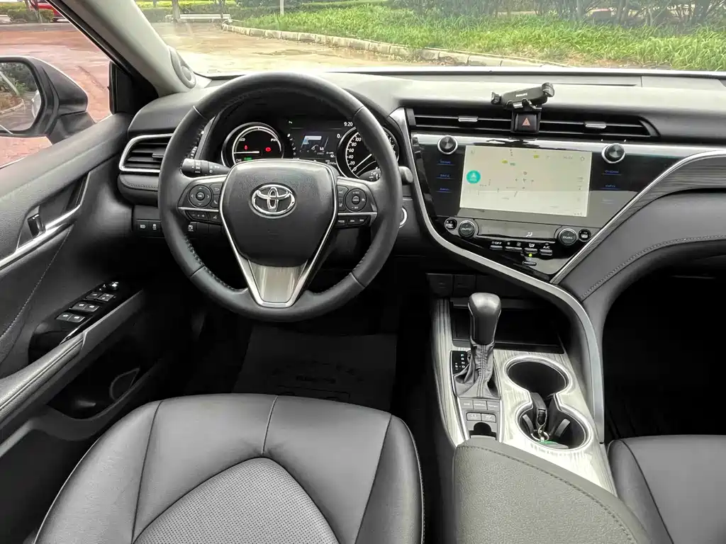 Toyota Camry — миниатюра 10