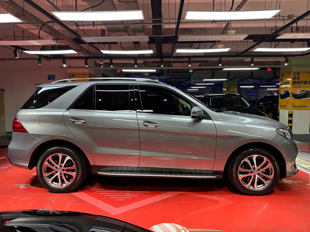 Mercedes-Benz GLE (Import) — миниатюра 4