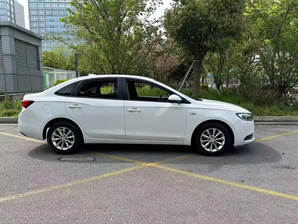 Buick Excelle — миниатюра 4