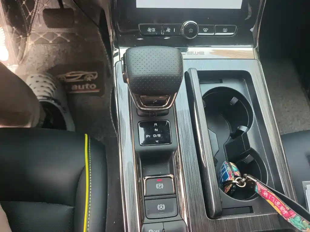 Roewe RX5 — миниатюра 10