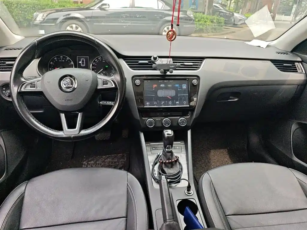 Skoda Octavia 2017 1.6L AT