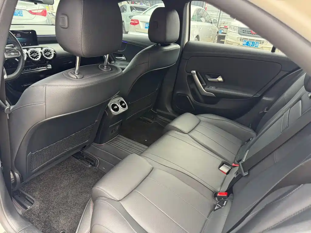 Mercedes-Benz A-Class — миниатюра 11