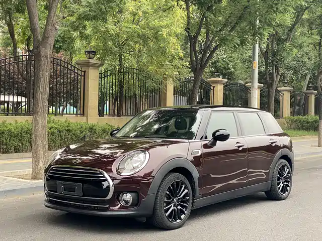 MINI Clubman — фото 1