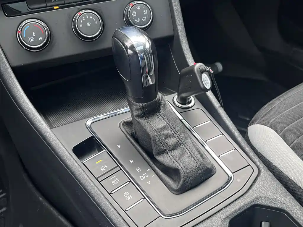 Volkswagen Bora — миниатюра 24