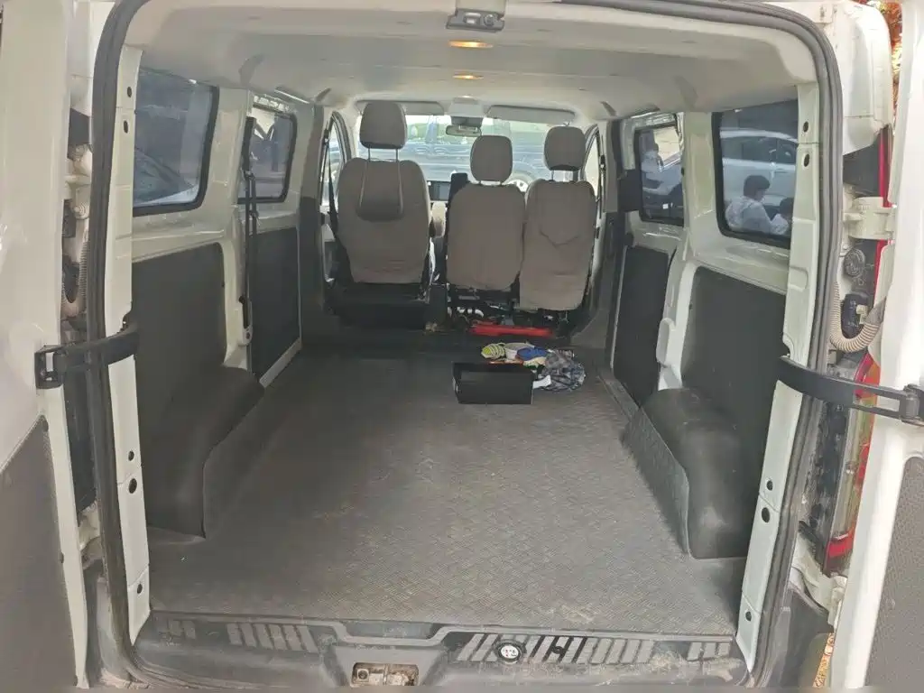Ford Transit — миниатюра 10