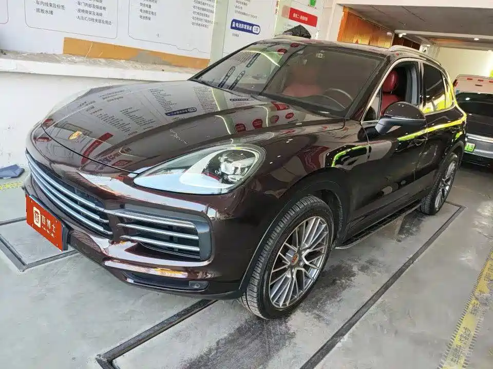 Porsche Cayenne — миниатюра 7
