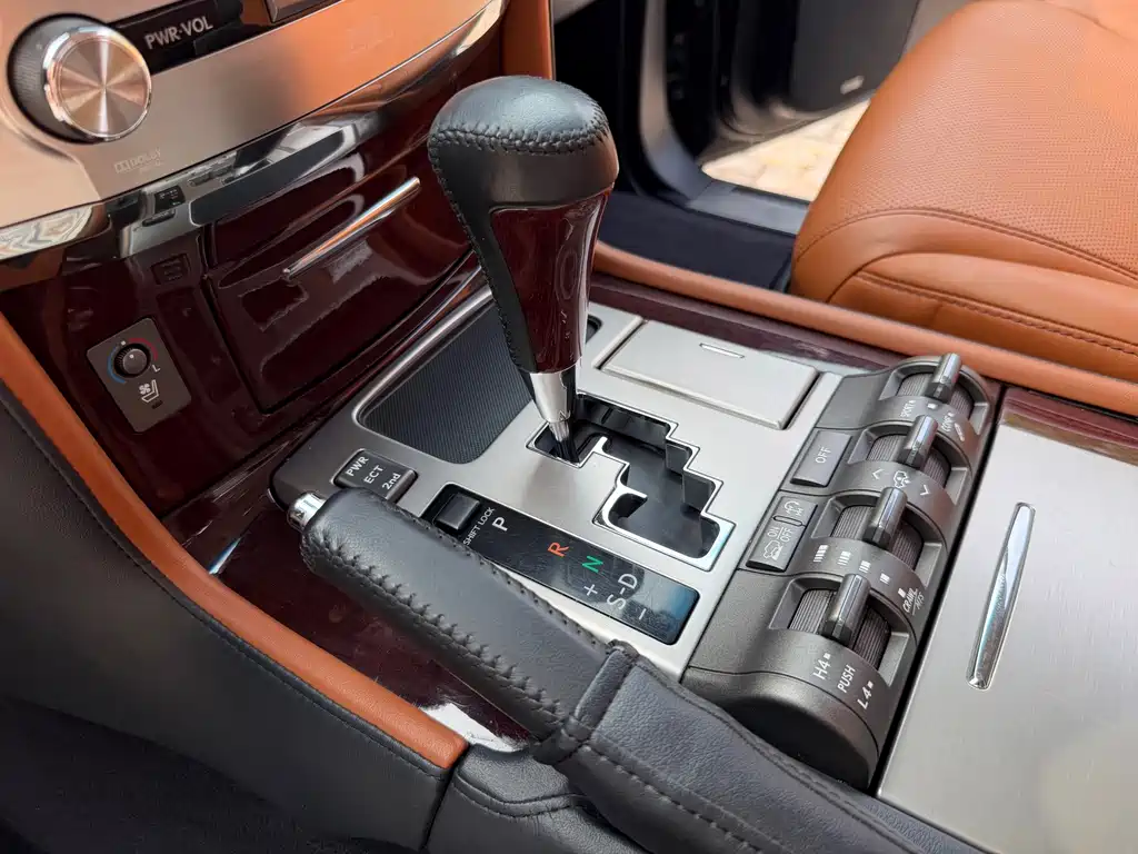 Lexus LX — миниатюра 20