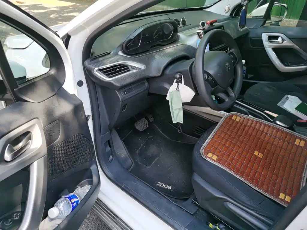Peugeot 2008 — миниатюра 13