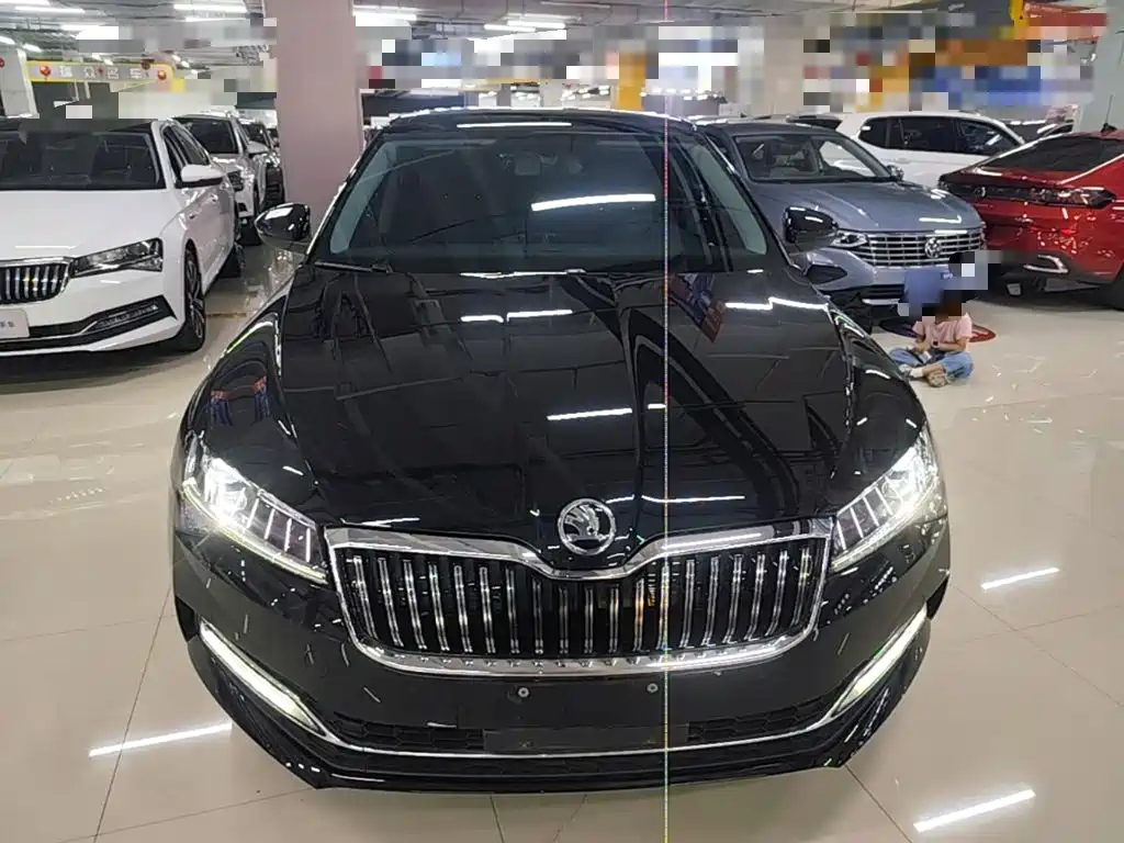 Skoda Superb — миниатюра 3