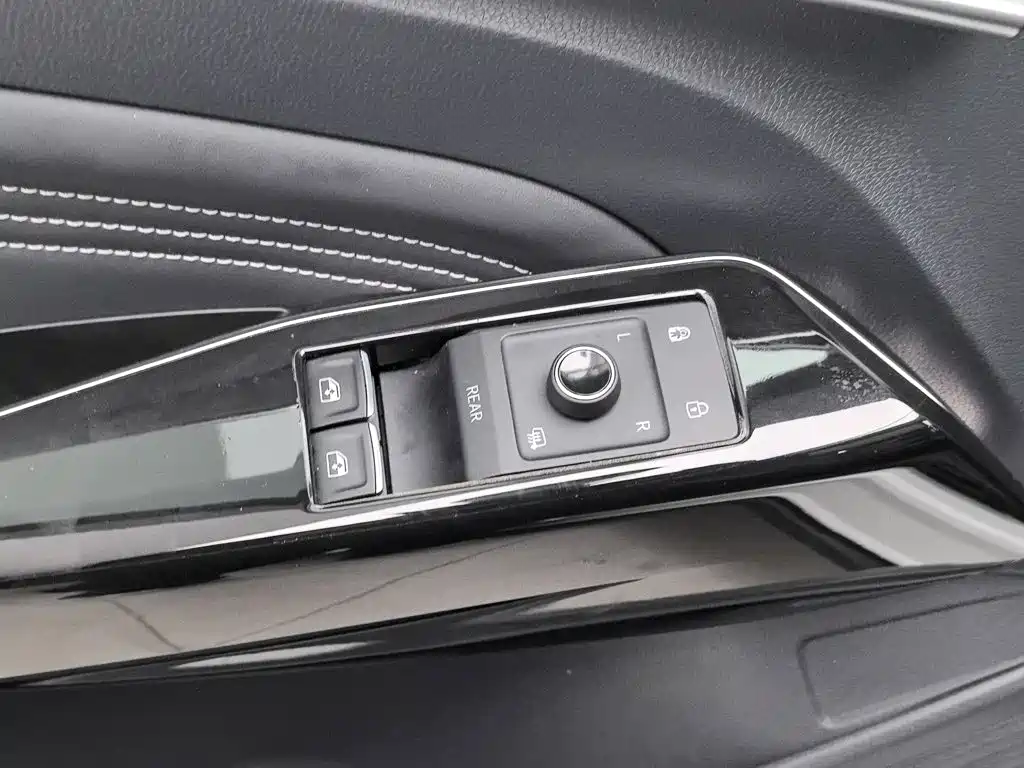 Volkswagen ID.4 Crozz — миниатюра 9