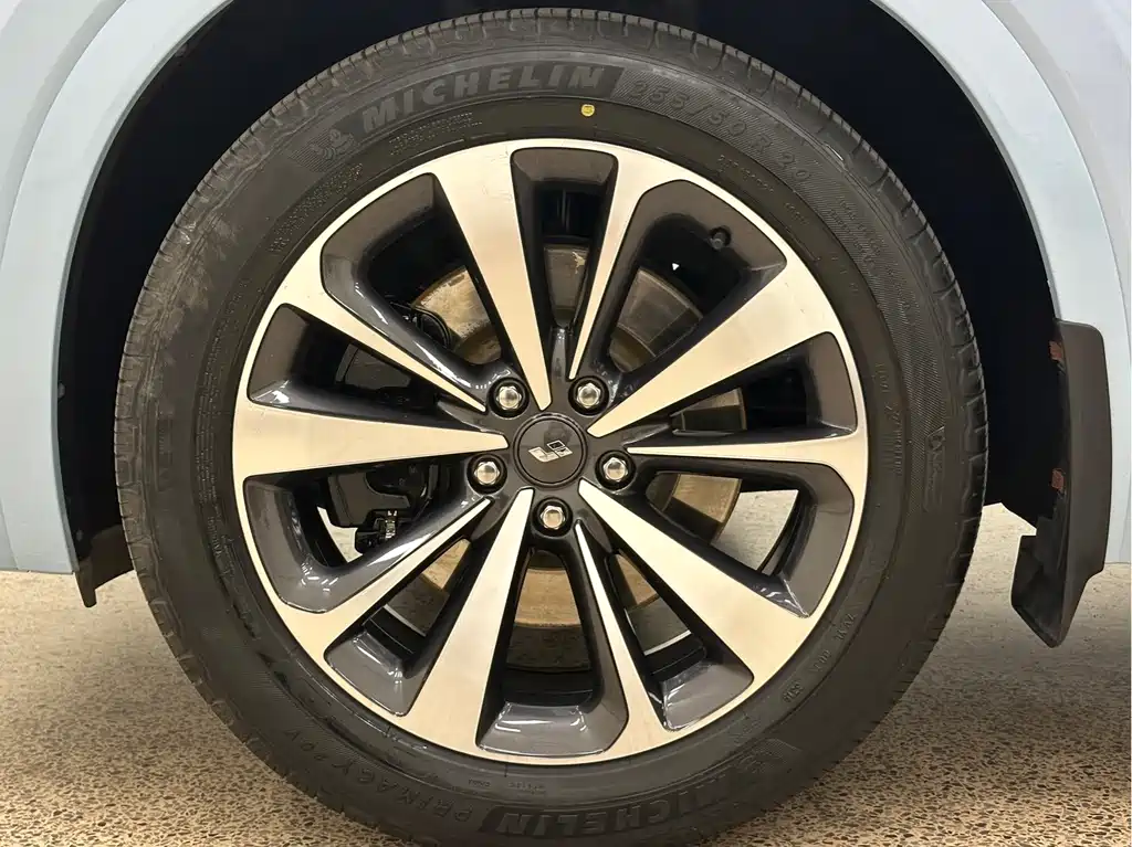 Li Auto Li ONE — миниатюра 10