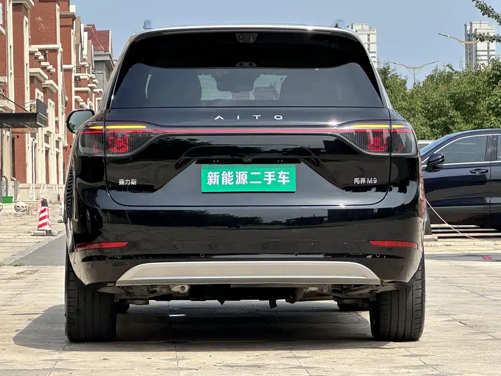 Aito M9 2025 Ultra 52kWh 6 мест (192 )