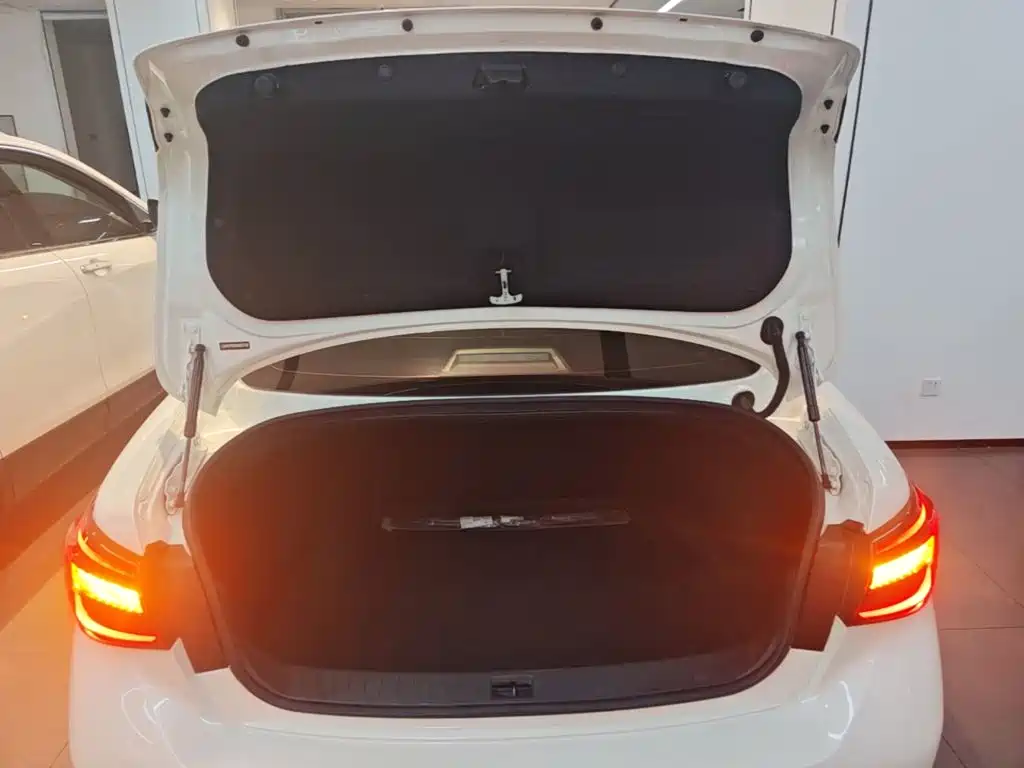 Infiniti Q50L — миниатюра 19