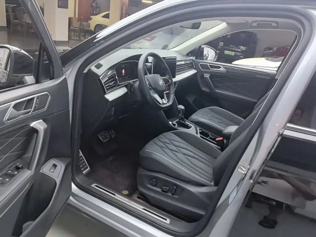Volkswagen Tiguan L — миниатюра 16