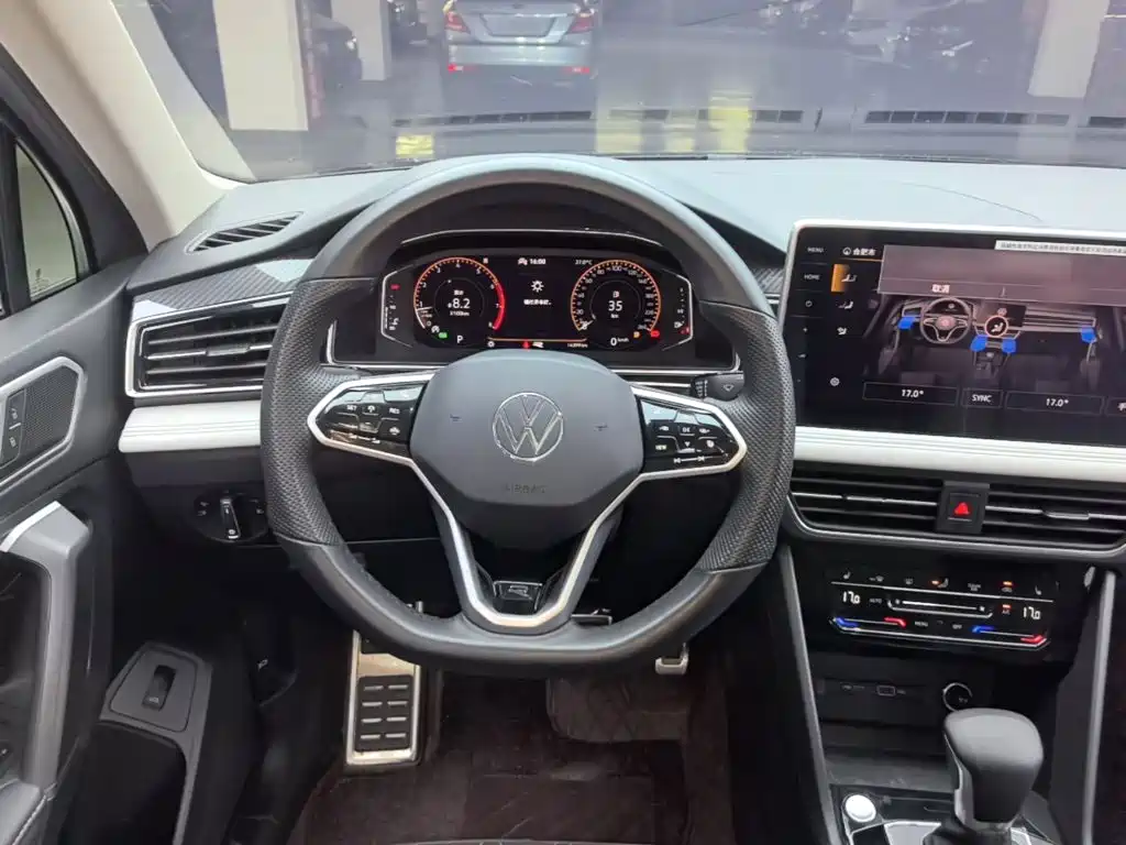 Volkswagen Tiguan L — миниатюра 11