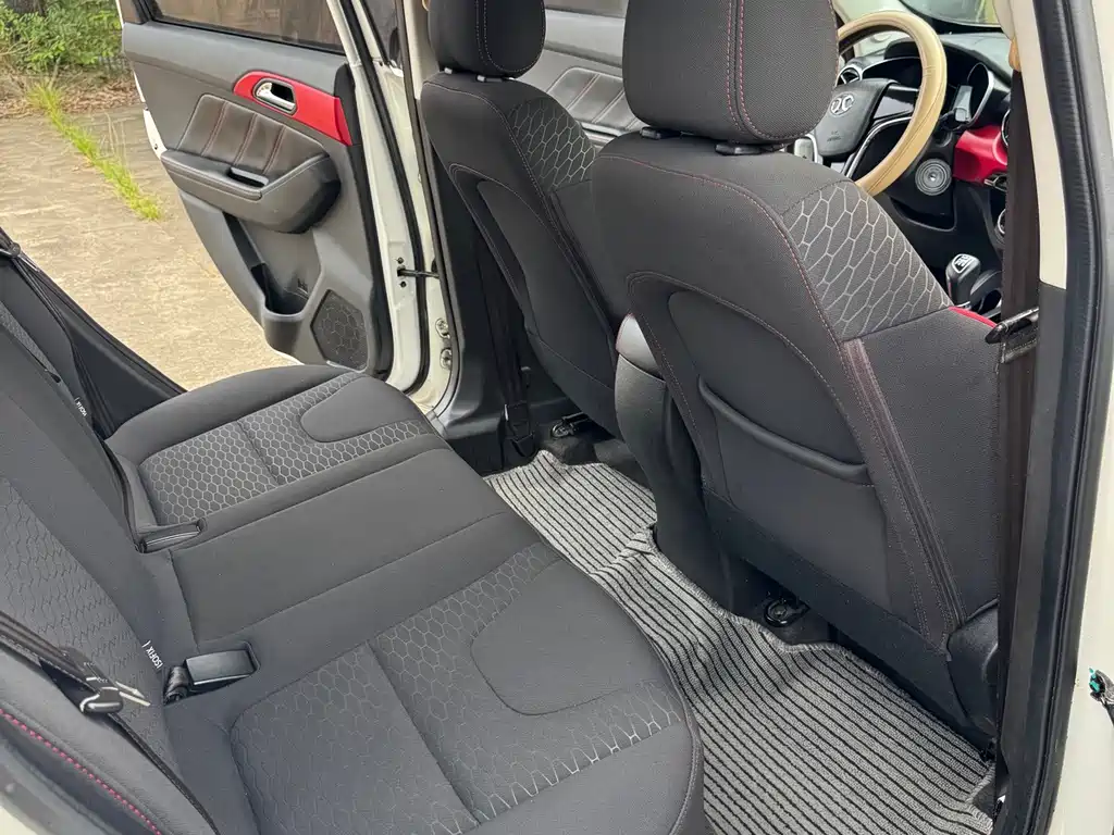 BAIC Senova X35 — миниатюра 10