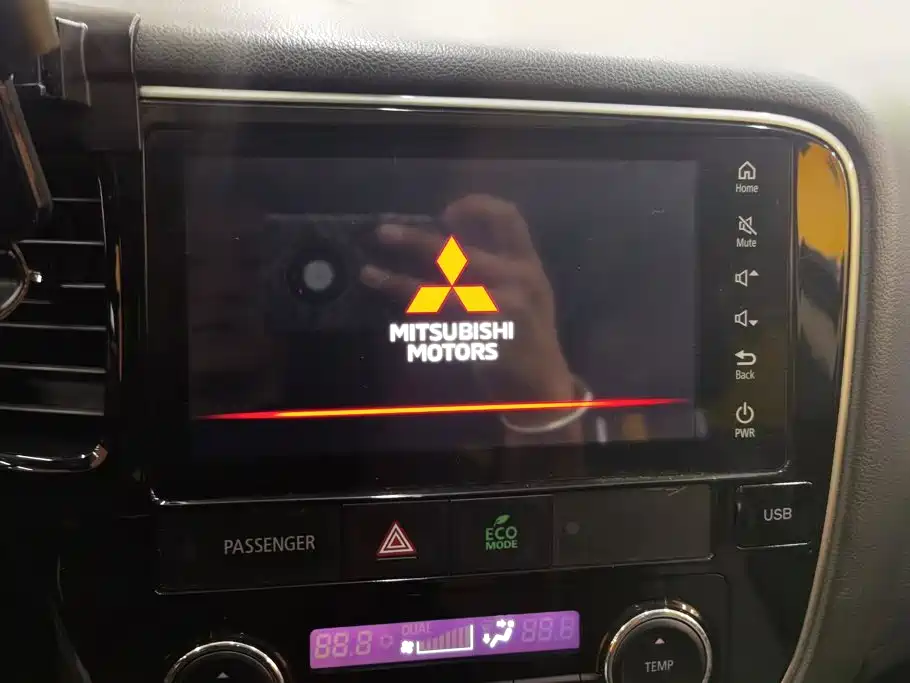 Mitsubishi Outlander — миниатюра 13