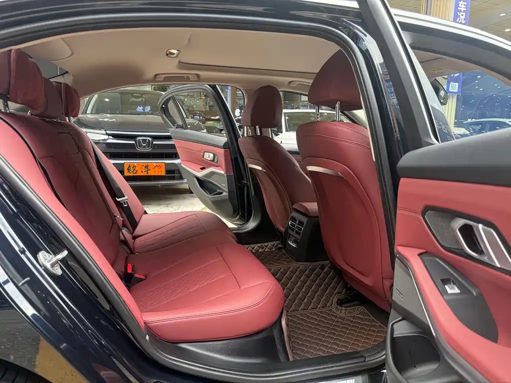 BMW 3 Series — миниатюра 14