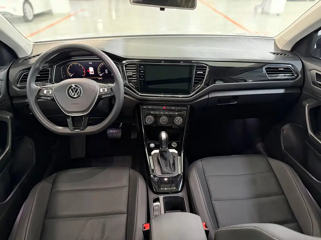 Volkswagen T-Roc — миниатюра 9