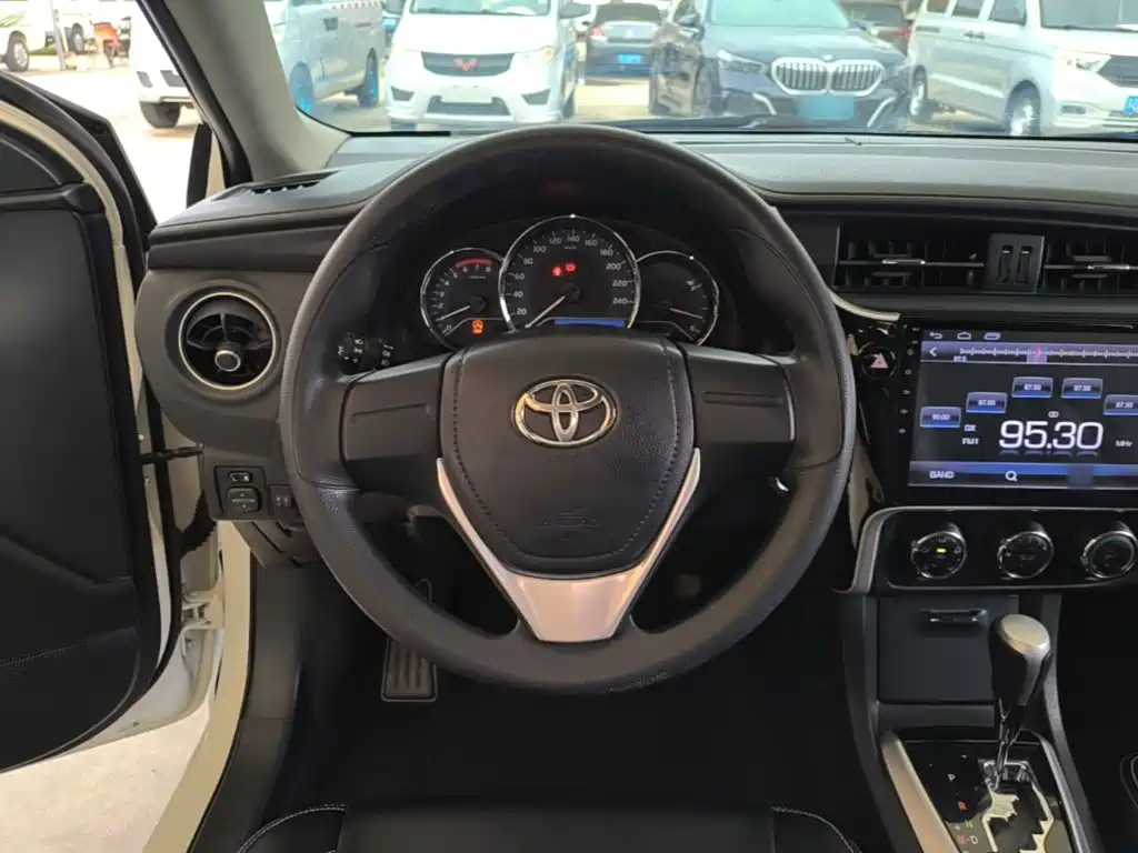 Toyota Corolla — миниатюра 11