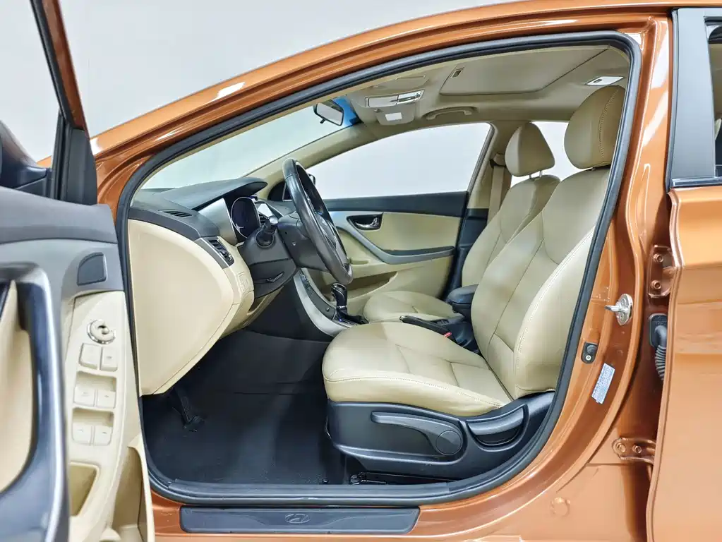 Hyundai Elantra Langdong — миниатюра 5